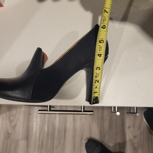 Sofft Mina Pumps Almond Toe Leather Slip On Block Heels Black Womens Size 8.5 - Picture 8 of 8